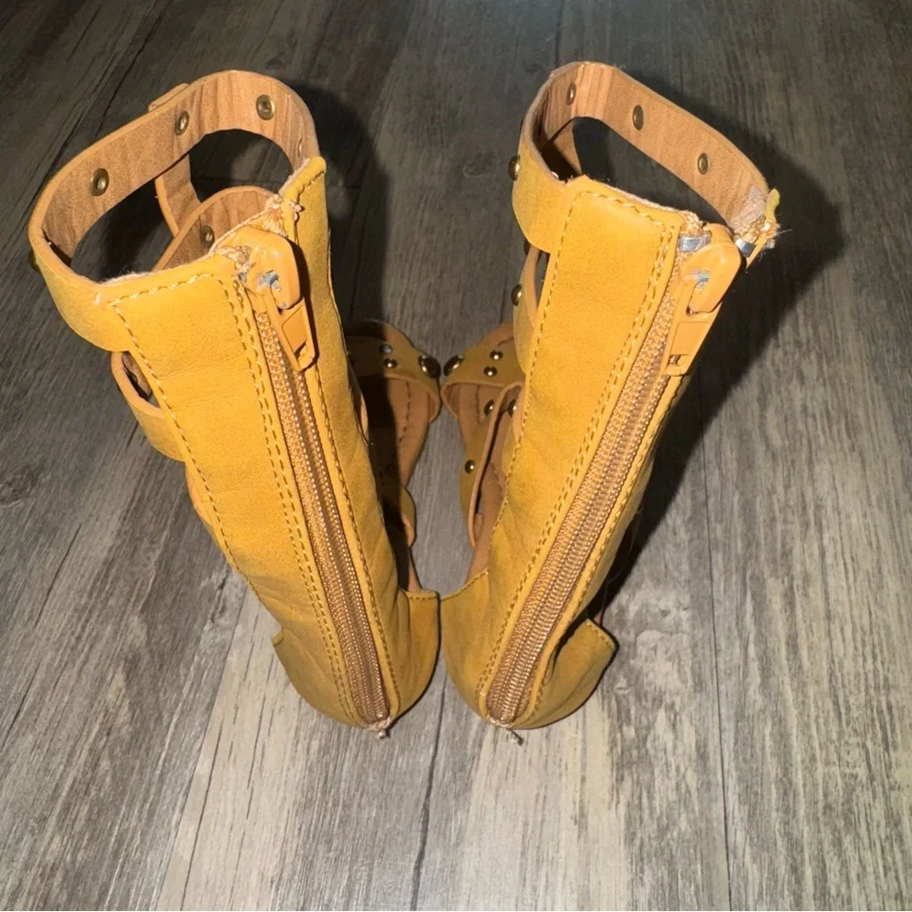 Chic Kids Gladiator Sandals in Mustard Yellow